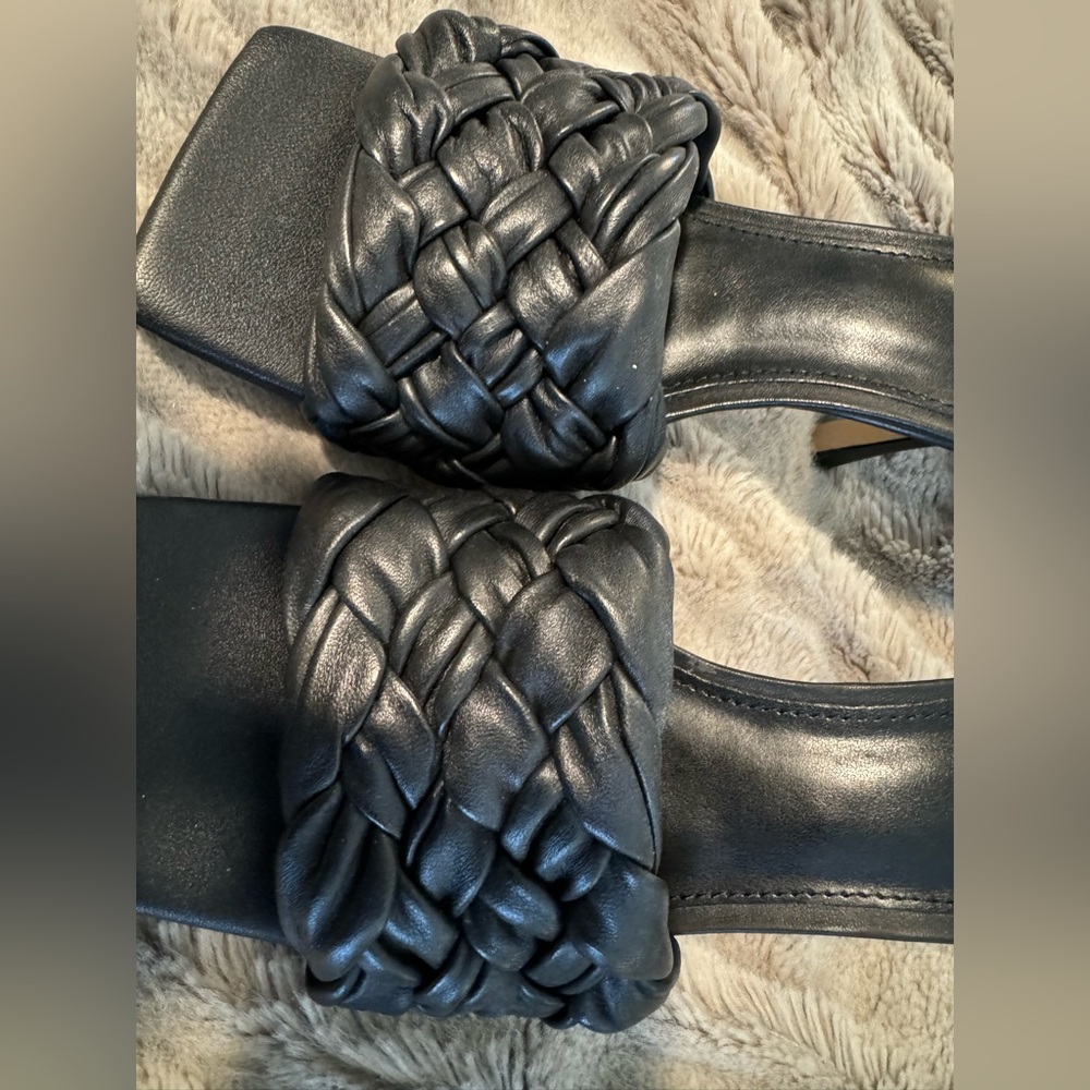 Marc Fisher black heels/sandals